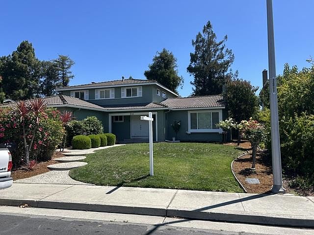 1st image of 315 Landeros Dr