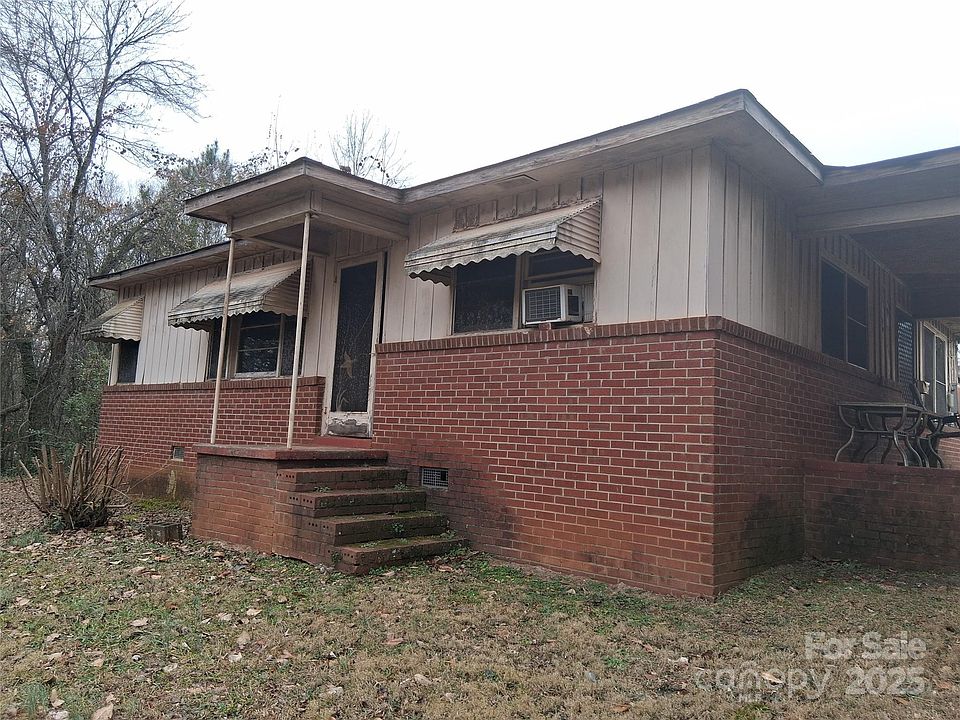 1st image of 111 Parmer St