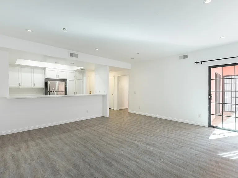 12340 Montana Ave #202 — Photo 17