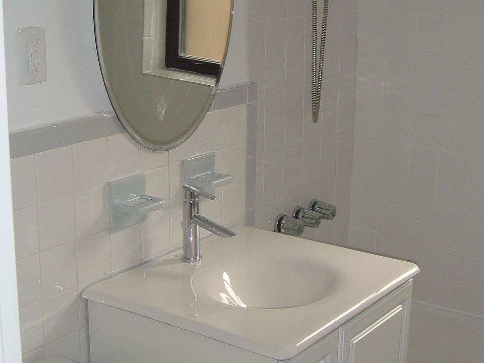 2nd image of 30 E 81st St APT 8D