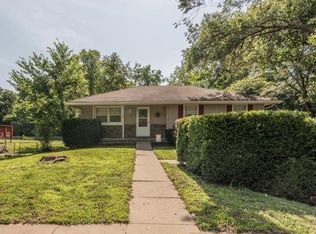 805 S 18th St, Leavenworth, KS 66048