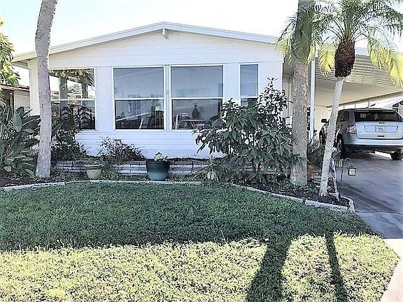 3rd image of 974 Orinoco Ave E