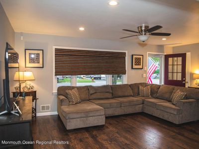 912 Pemberton St, Toms River, NJ, 08757