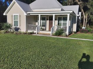 605 Goodman Dr, Midway, GA 31320