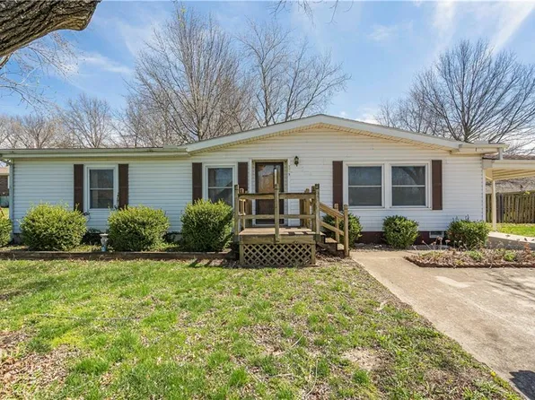 406 S Johnson Dr, Odessa, MO 64076