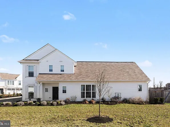 1313 Carnegie Way, Mechanicsburg, PA 17055