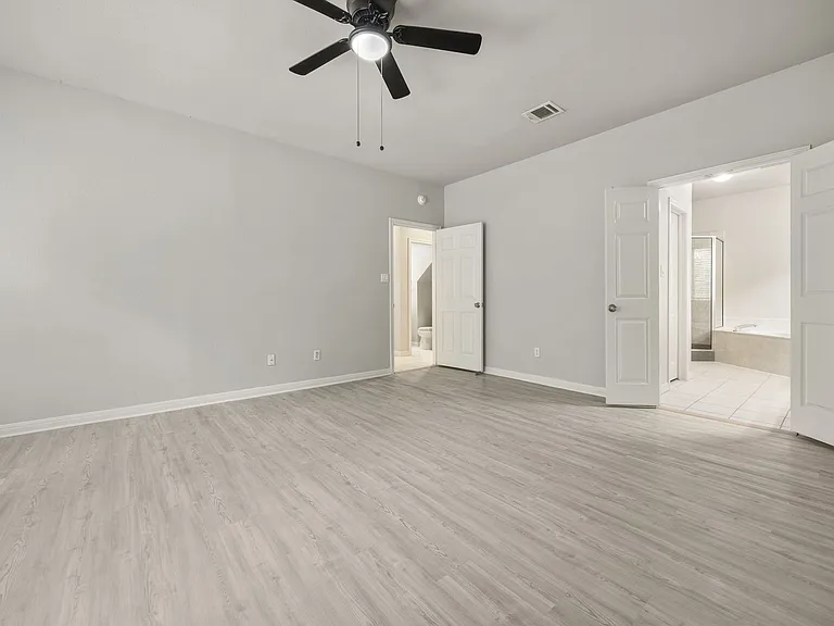 1604 Lakeway Blvd — Photo 12