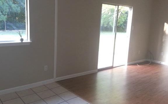 5th image of 202 Fawnfield Dr