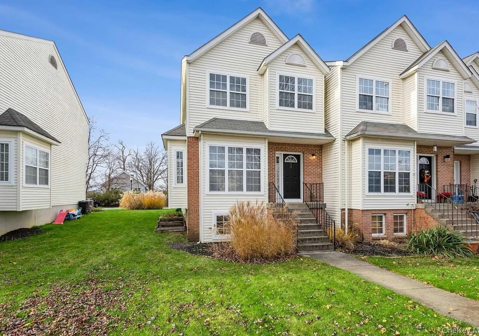3 bed, 1.5 bath, 1620 sqft, $3,800 — Photo 3
