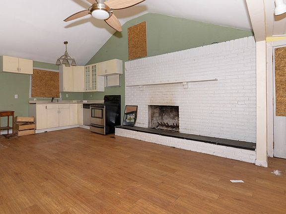 3rd image of 47 Brightwood St