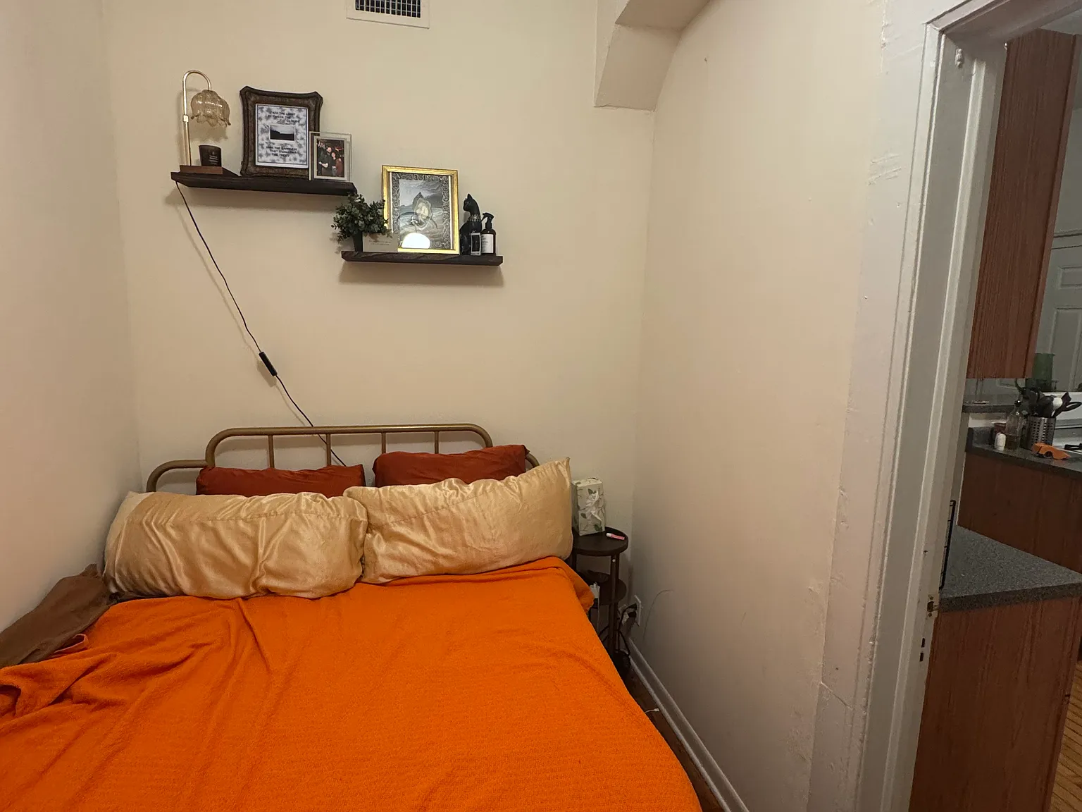 2 bed, 800 sqft, $1,900 — Photo 4