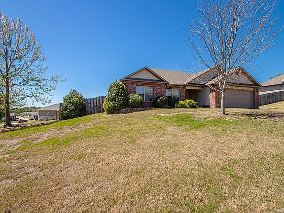3rd image of 1151 Meadows Dr