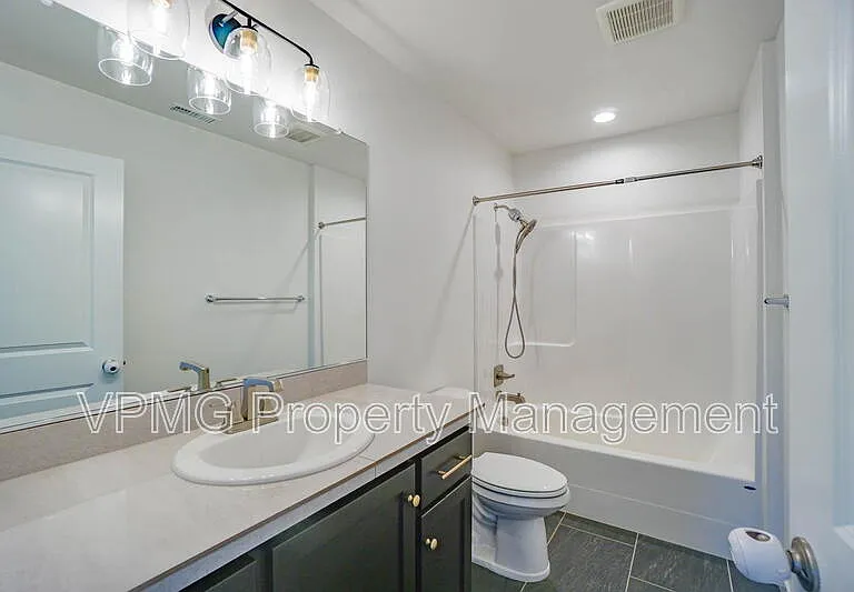 935 SE 36th St — Photo 32