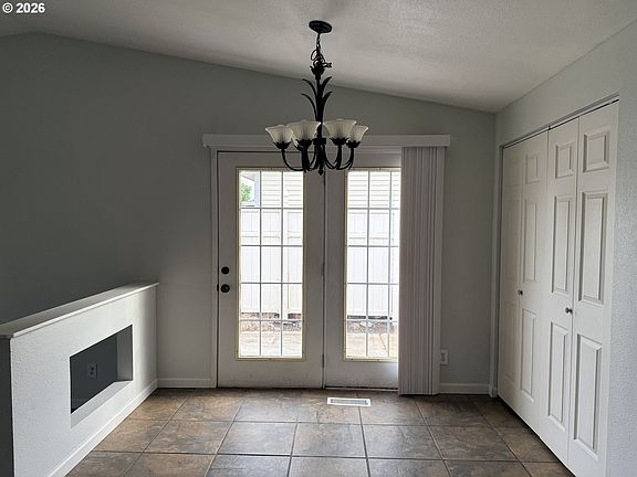 4th image of 5 Westview Dr