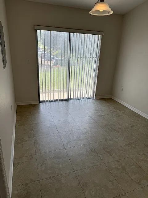2 bed, 925 sqft, $1,600 — Photo 3