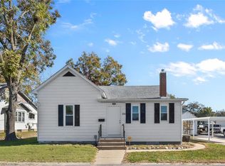 164 S 10th St, Sainte Genevieve, MO 63670