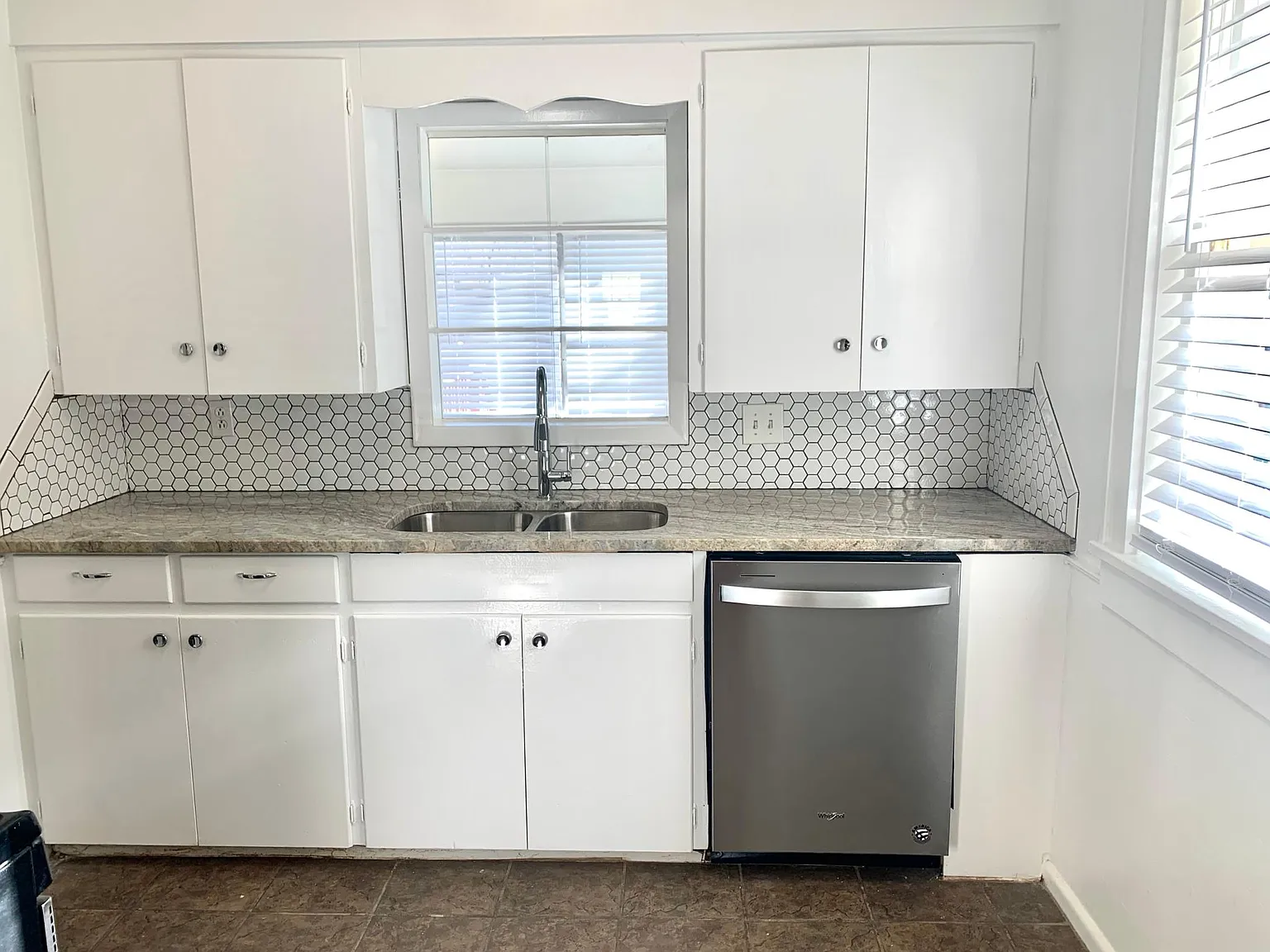 303 N Van Buren St — Photo 4