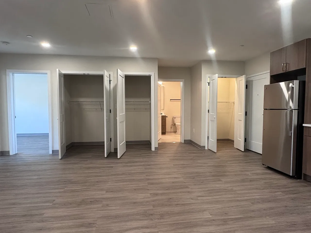 2 bed, 1015 sqft, $3,200 — Photo 4