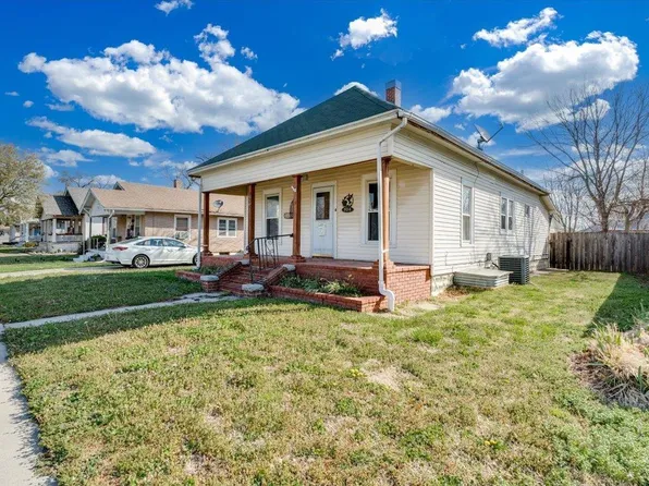 904 N Plum St, Hutchinson, KS 67501