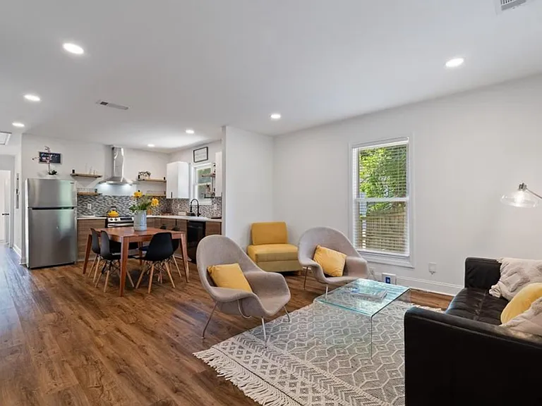 2352 Herring Rd SW — Photo 4