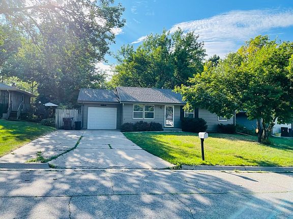 2nd image of 5421 Stonecliffe Dr
