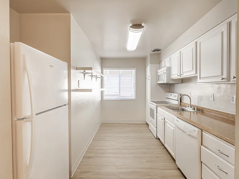 1515 The Glens Apartments — Photo 16