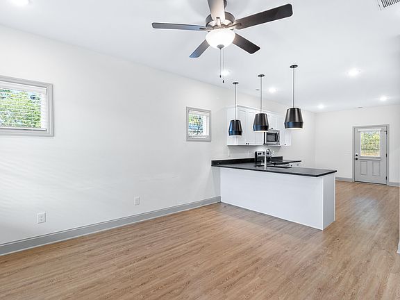 4th image of 2018 N Chamberlain Ave