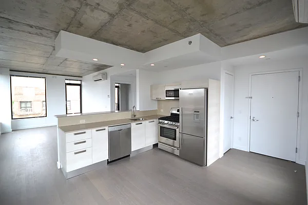 Rented by Bold New York | media 24