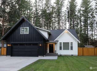 1701 Peaceful Valley Dr, Maple Falls, WA 98266