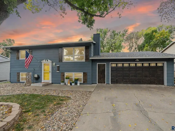 6529 W Essex Ter, Sioux Falls, SD 57106