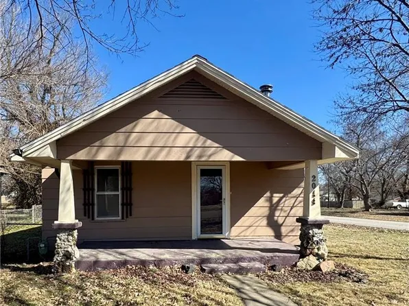 2044 Cleveland Ave, Baxter Springs, KS 66713