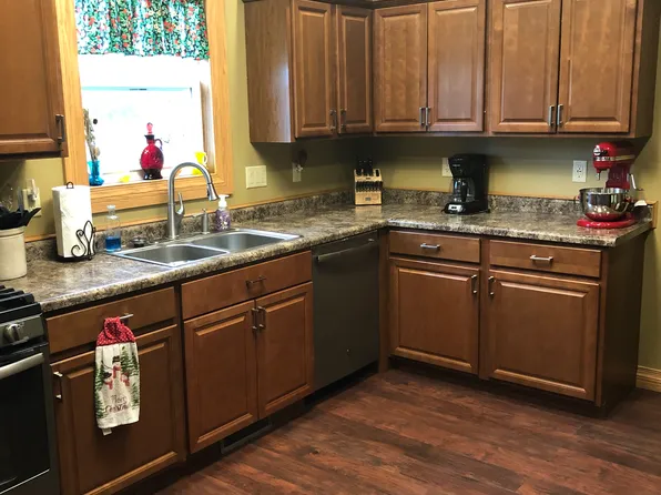 285 S Front St, Macon, IL 62544