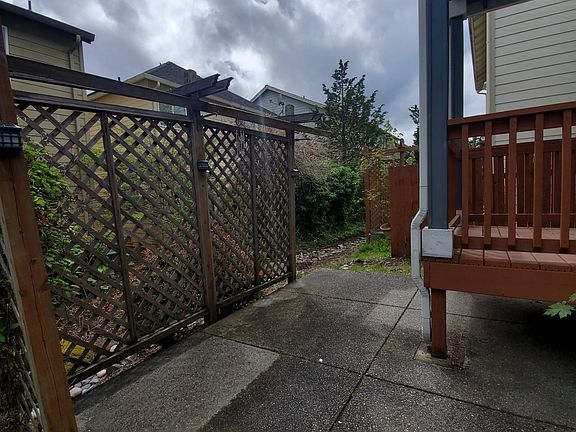 5th image of 2327 NE 149th St
