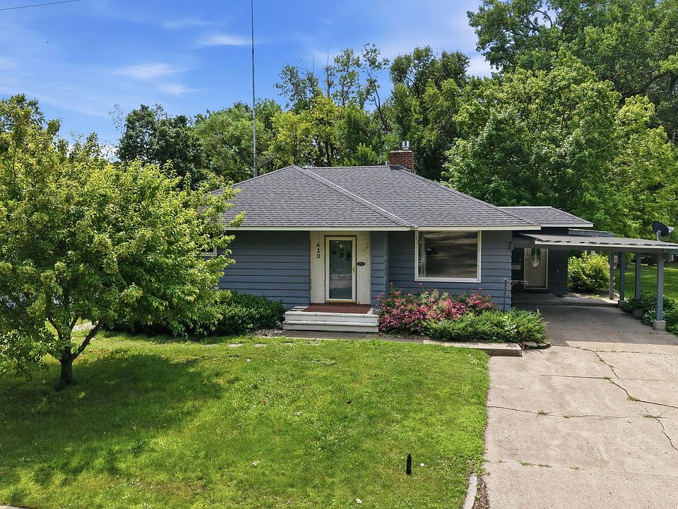1st image of 410 3rd Ave NE