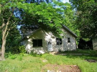 740 S Evergreen Dr, Newaygo, MI 49337