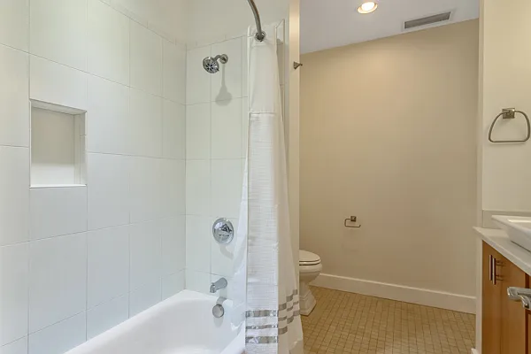 333 S Salina St #1 — Photo 10