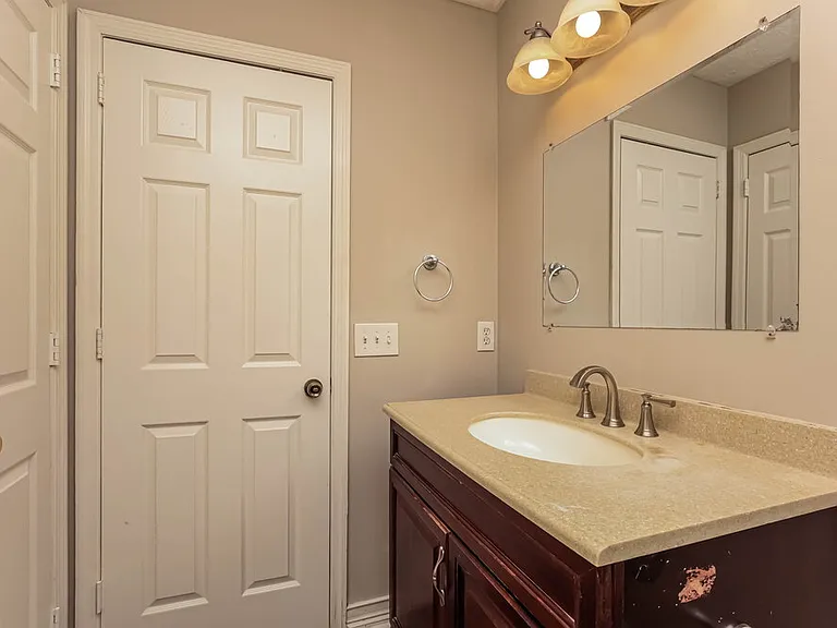 1610 Cedar Tree Ln — Photo 11