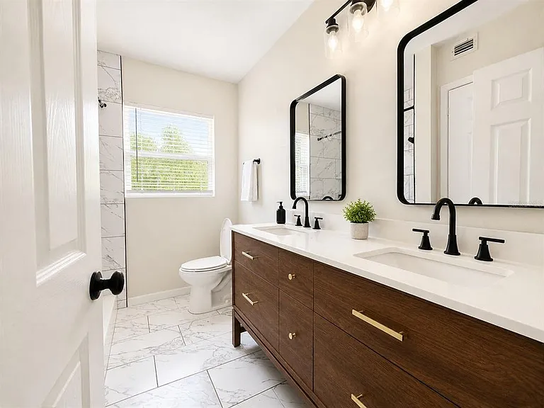 1353 Lakeview Rd — Photo 8