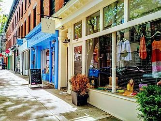 Rented by R New York