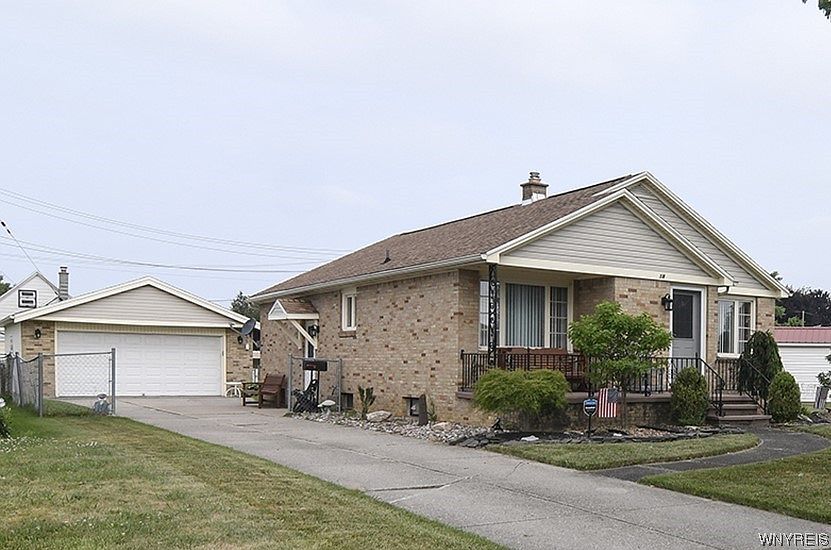 1st image of 18 Nandale Dr