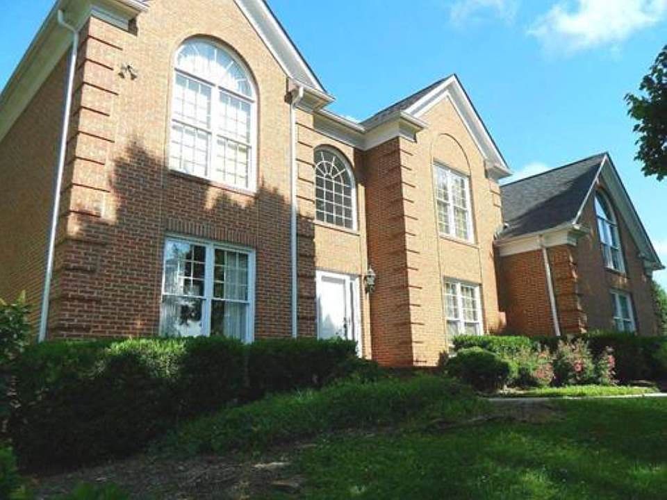 1st image of 723 Sedgley Dr