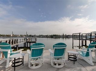 8615 E Bay Dr APT 4, Treasure Island, FL 33706