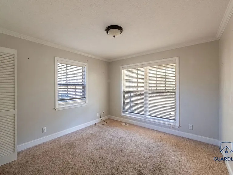 375 Shady Grove Rd — Photo 10