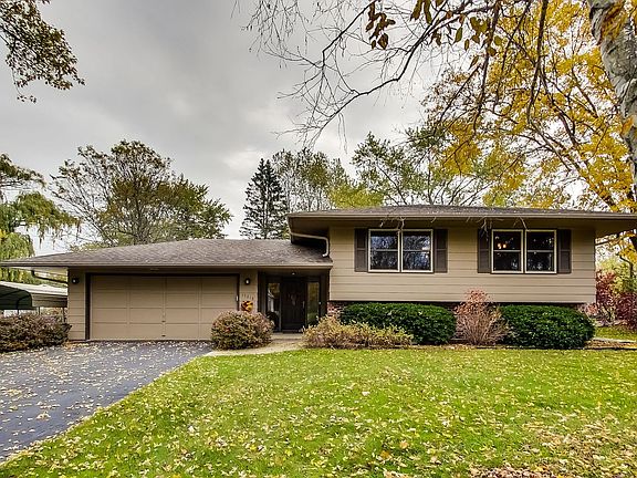 2nd image of 15218 W Pinewood Ln