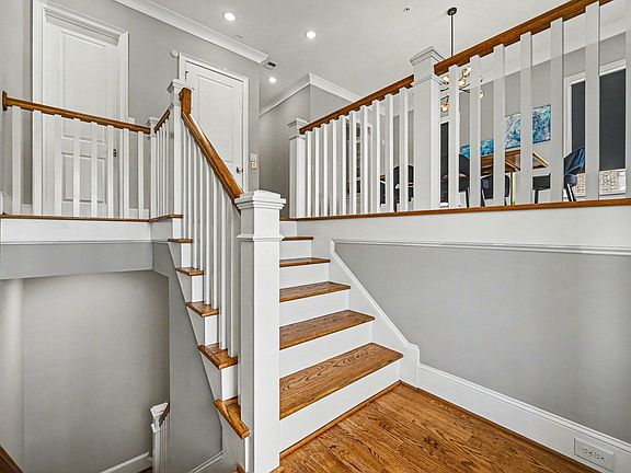 3rd image of 225 Meadowmont Ln