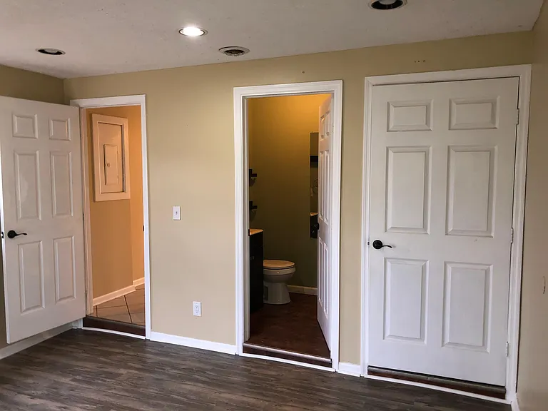 416 W Wenger Rd — Photo 13