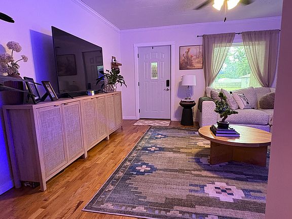4th image of 606 N Niles Ave