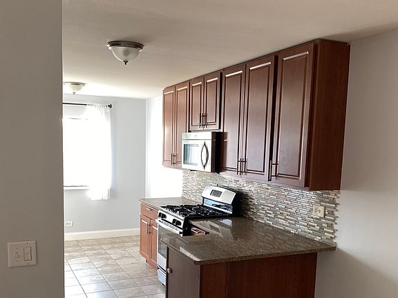 4th image of 349 Sandalwood Ln APT A2