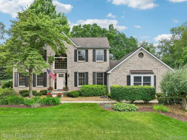 11175 Sand Crane Way, South Lyon, MI 48178
