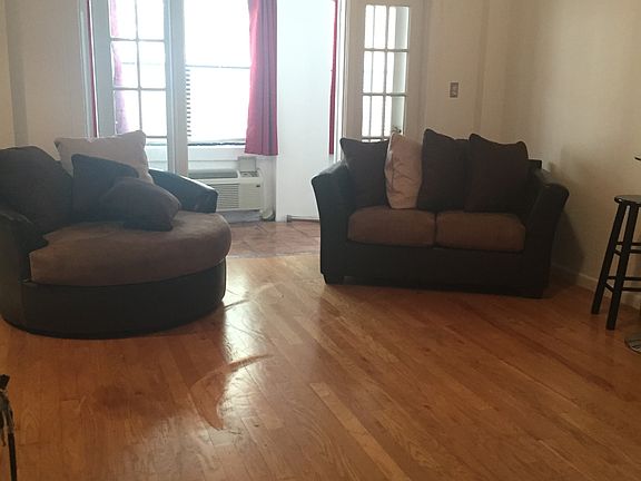 2nd image of 934 Michigan Ave APT 107
